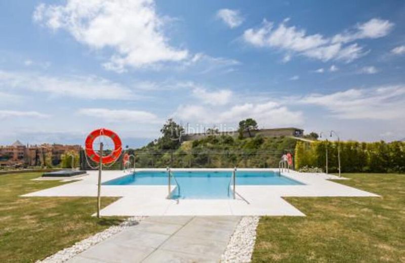 Foto b924b8cd-2c4c-4d16-bdf1-8448a20da639. Lloguer àtic amb aparcament piscina a Los Naranjos Marbella