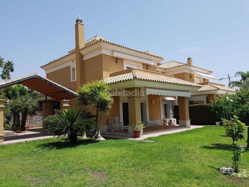 Foto a2ffc194-62da-4d6b-8719-ce2647025e60. Casa aparellada amb aparcament piscina a Santa Clara Marbella