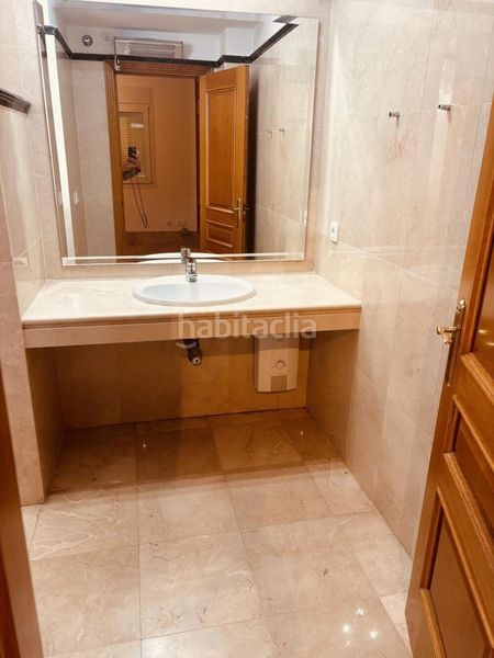 Foto cc2e207f-0e14-43d2-83a6-4997d633e84c. Casa aparellada amb aparcament piscina a Santa Clara Marbella