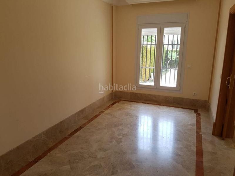 Foto e107e34d-48aa-44b7-96e2-3f3836de01ee. Casa aparellada amb aparcament piscina a Santa Clara Marbella