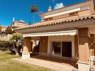 Location Maison jumelée à Santa Clara. Residencia de golf en primera línea con vistas al mar y jardín p
