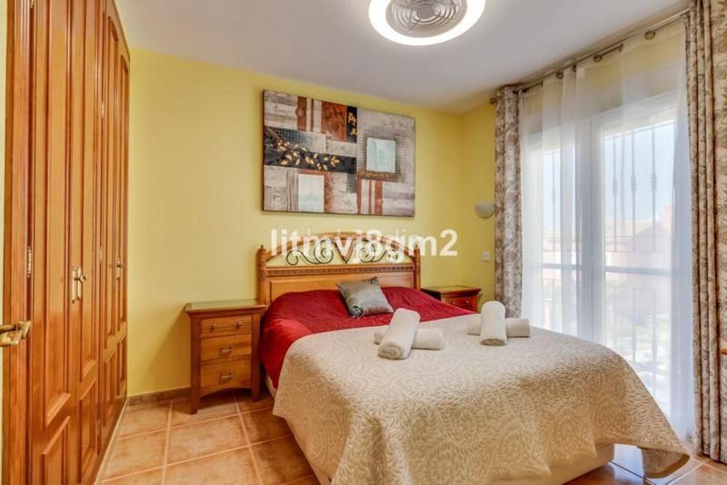 Foto b70b99d6-cb13-46a4-9d85-ad6c251b46e9. Casa adossada amb aparcament piscina a Calahonda Mijas
