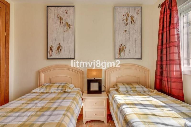 Foto ba3ab8f9-75c6-4069-b736-e1d40507a2c3. Casa adossada amb aparcament piscina a Calahonda Mijas