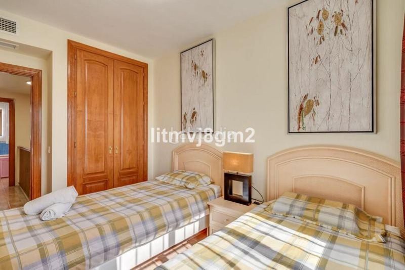 Foto d5fdc29b-7ae0-44b3-88d3-5354f6c4cb54. Casa adossada amb aparcament piscina a Calahonda Mijas