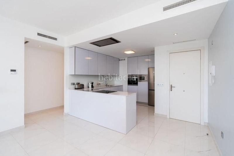 Foto 24998cc7-bce0-4a53-a6fd-a334ccf015c8. Apartament amb aparcament piscina a Bel - Air Estepona