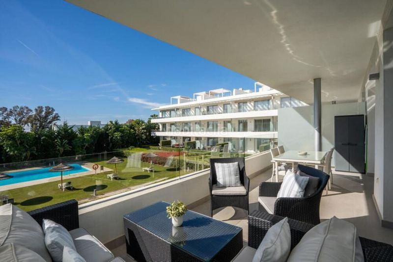 Foto 2f54dacc-a67b-49bf-af34-d6e5f14165a8. Apartament amb aparcament piscina a Bel - Air Estepona