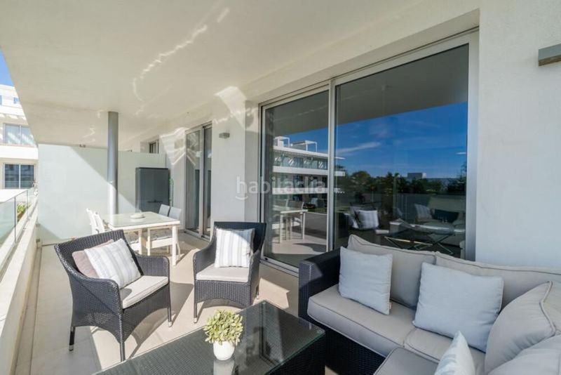 Foto 5aa4cc46-c304-4cfa-966f-22656202c201. Apartament amb aparcament piscina a Bel - Air Estepona