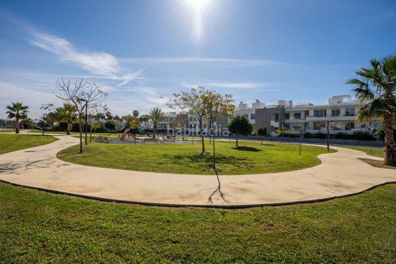Foto 848ba9bf-cbc6-405b-882f-9cec3ee49006. Apartament amb aparcament piscina a Bel - Air Estepona