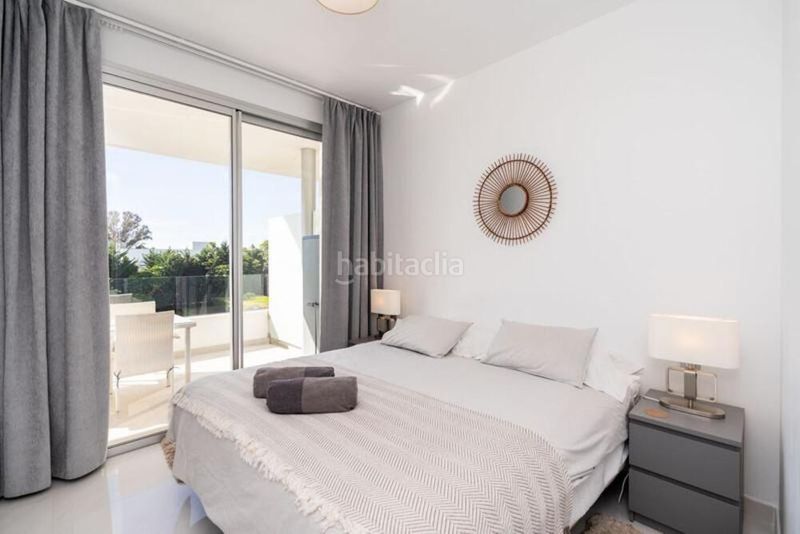 Foto c3698d9d-f56f-43de-ac57-7d9d0107aa72. Apartament amb aparcament piscina a Bel - Air Estepona