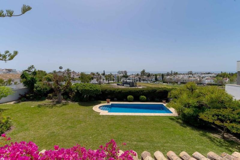 Foto 1c47fb55-ea38-4c9d-baba-5d7d7972c64a. Casa amb aparcament piscina a Bel - Air Estepona