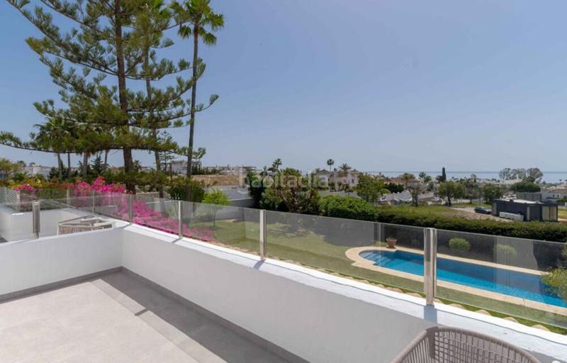 Foto 2bb776bd-869c-4d87-9b28-4a4a464fbd7e. Casa amb aparcament piscina a Bel - Air Estepona