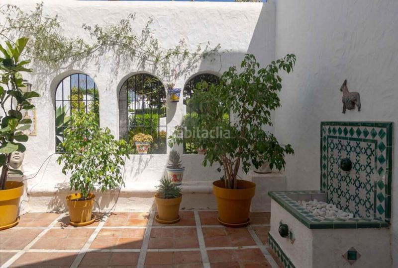 Foto 3138b0f2-375b-4b5e-80b2-167f1bb73dde. Casa amb aparcament piscina a Bel - Air Estepona