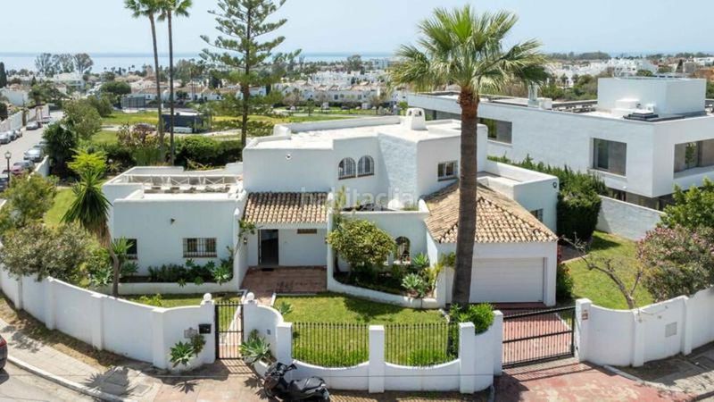 Foto 8139a3b4-72bd-44df-bc00-8828a5723369. Casa amb aparcament piscina a Bel - Air Estepona