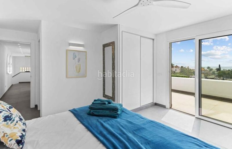 Foto 8ca3e67f-e70d-4ad5-b08d-a6d3fd1ef727. Casa amb aparcament piscina a Bel - Air Estepona
