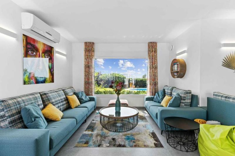 Foto bcca899a-93dc-4167-88bd-0ec29d1a86e4. Casa amb aparcament piscina a Bel - Air Estepona