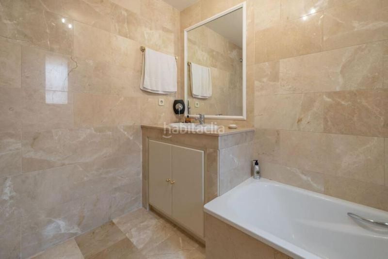 Foto 2d0d7443-484e-4eb5-85ee-edf0088444cb. Lloguer casa adossada amb aparcament piscina a Puente Romano Marbella