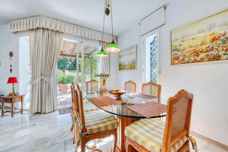 Foto 50c1e610-6292-4bea-911b-a3da83ee4d9a. Casa amb calefacció aparcament piscina a Los Naranjos Marbella