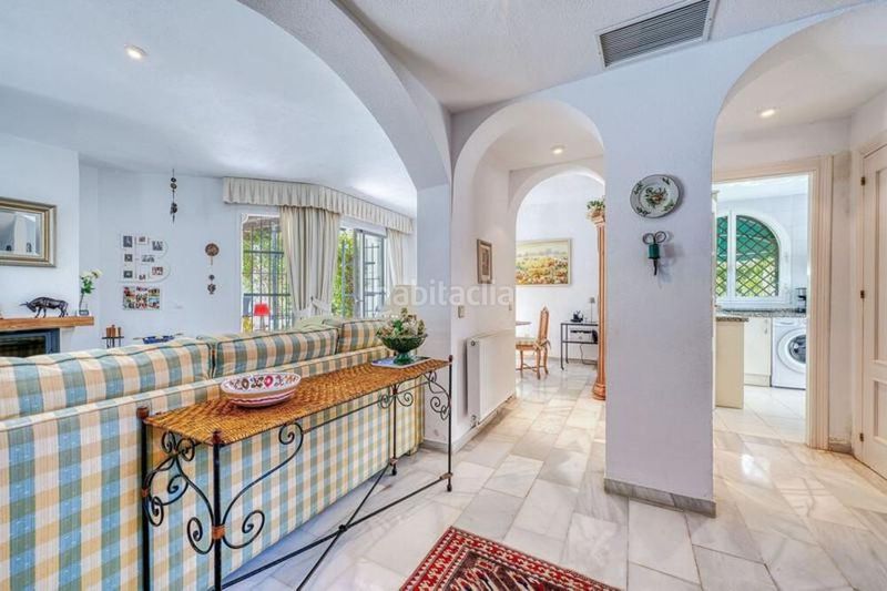 Foto a8e0ee59-8c81-4301-ad9b-05aa04b9c8bf. Casa amb calefacció aparcament piscina a Los Naranjos Marbella
