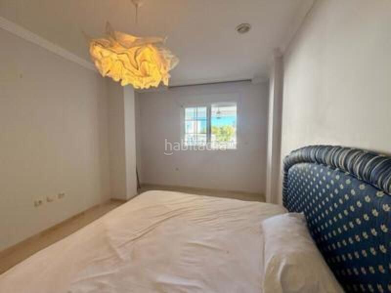 Foto 18e24957-76c4-4a96-8e21-2e3c7cfa5e27. Apartament amb calefacció aparcament piscina a Río Real Marbella