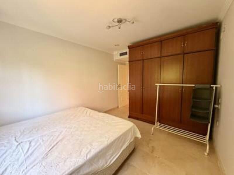 Foto 4890e3af-5967-4a9c-b9c7-95f00c575340. Apartament amb calefacció aparcament piscina a Río Real Marbella