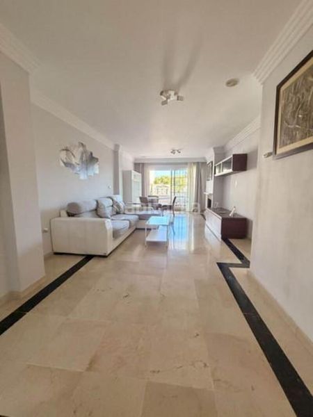 Foto fa2312db-dc45-44b2-add9-d4d8dab6c873. Apartament amb calefacció aparcament piscina a Río Real Marbella