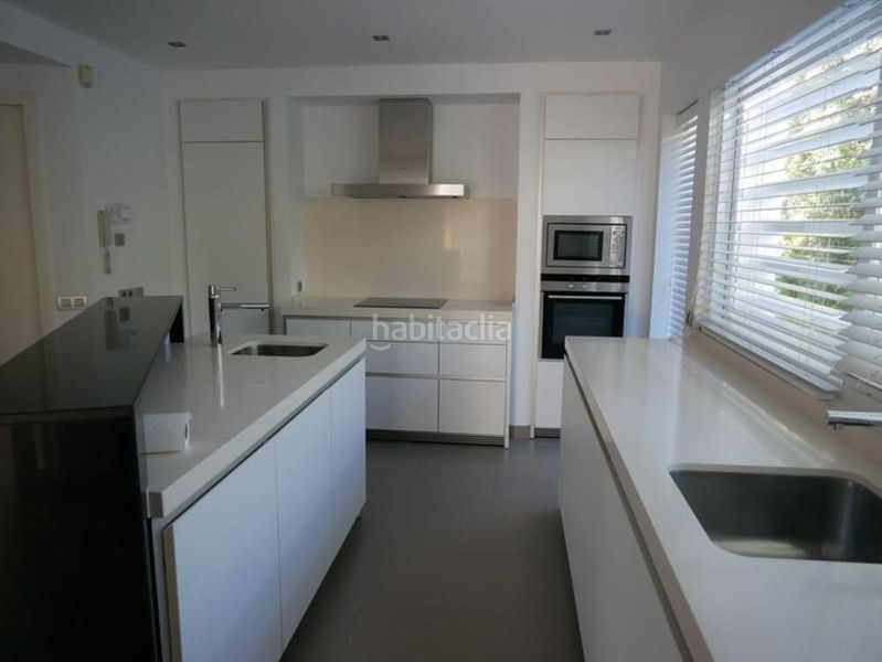 Foto bb25e7b6-2c11-4cb0-932f-5767e7321e51. Lloguer casa amb calefacció aparcament piscina a Marbella