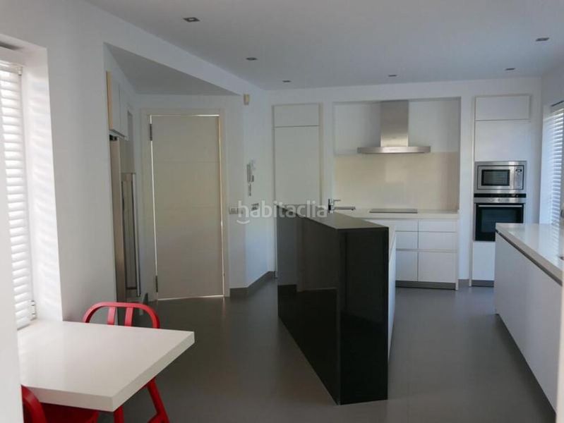 Foto f7464925-90a7-40e6-8522-253113789e24. Lloguer casa amb calefacció aparcament piscina a Marbella
