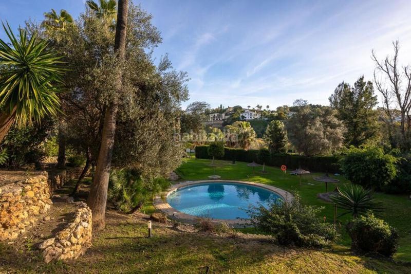 Foto aec1f6ee-2b97-47ff-9092-8f704368b5d9. Apartament amb aparcament piscina a Benahavís pueblo Benahavís