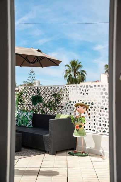 Foto b31bb787-0aef-43e3-bedd-174b495d3f68. Casa adossada amb aparcament piscina a Los Naranjos Marbella