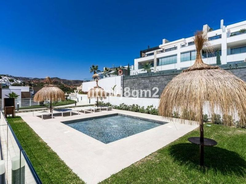 Foto 2a8eeea7-34bd-46d3-b4fa-ac0e0d32b028. Planta baixa a Cabopino - Artola Marbella