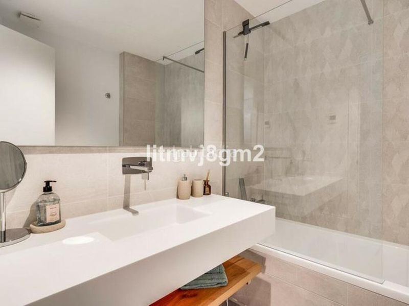 Foto b10f4954-e6e0-4467-89f8-8368f63cfd56. Planta baixa a Cabopino - Artola Marbella