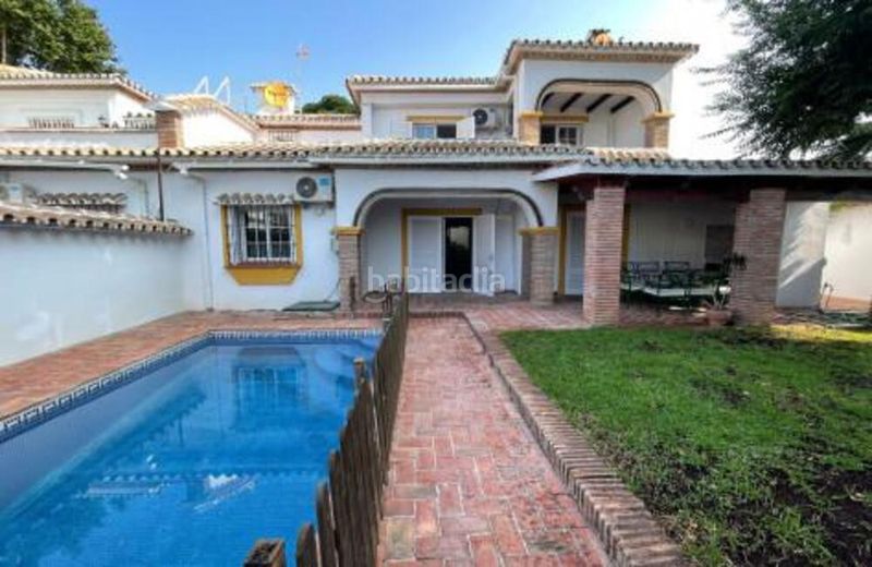 Foto 5ed1600b-ca79-489c-8b37-1419946d7d11. Location maison avec parking piscine dans Puente Romano Marbella
