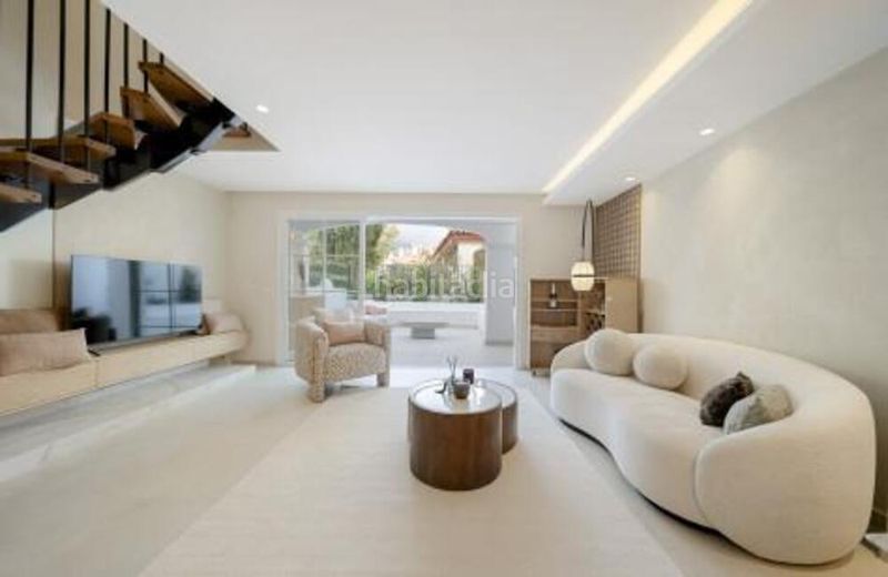 Foto 5d520e01-f055-4df9-958e-c5e2dbc2c1c9. Lloguer casa adossada amb aparcament piscina a Puente Romano Marbella