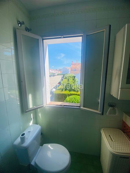 Foto ca68dcf7-985f-4bc0-8a4e-cbe4943df3b5. Maison jumelée dans garcia lorca 0 dans Nueva Atalaya Estepona