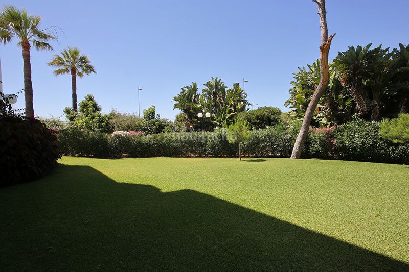 Foto baf6631e-b874-4ca2-8e3f-972d678f3595. Lloguer planta baixa amb aparcament piscina a Puerto Banús Marbella