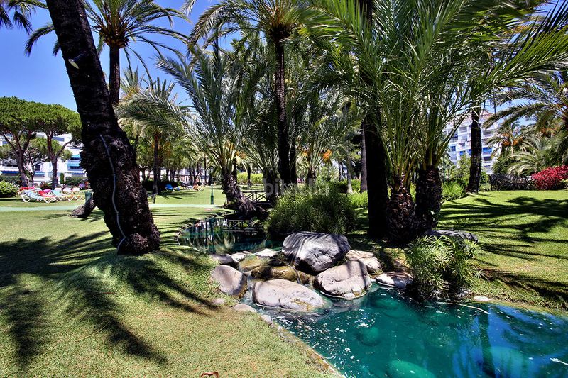 Foto bd4b7829-6b05-4905-a50e-5b8bc023bcf4. Lloguer planta baixa amb aparcament piscina a Puerto Banús Marbella