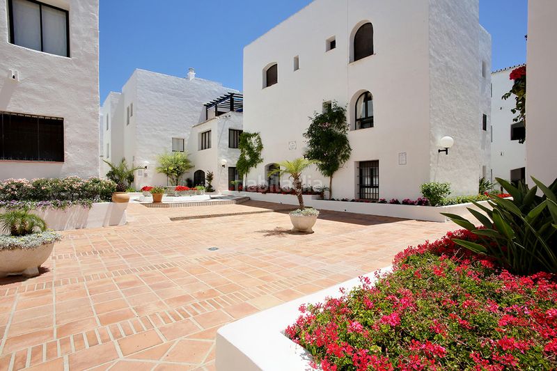 Foto d116efca-9d9e-481a-8d39-2383c0bb8d00. Lloguer planta baixa amb aparcament piscina a Puerto Banús Marbella