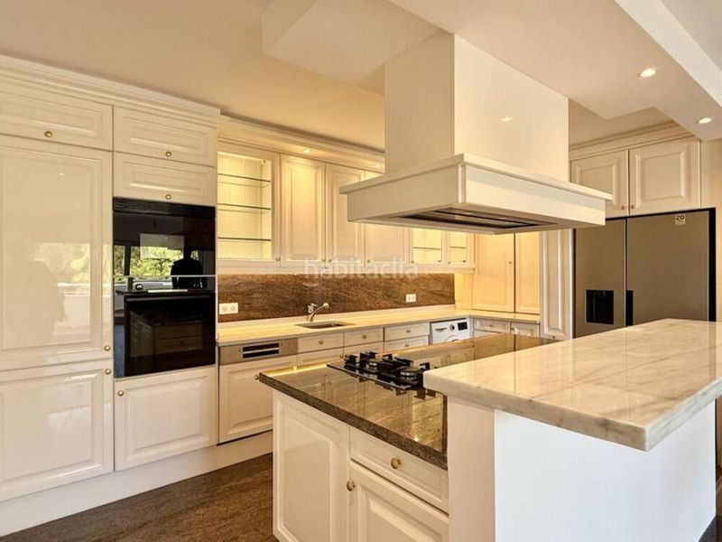Foto 0c1f9068-0c3a-49eb-95f8-a2c689cf45c1. Apartament amb aparcament piscina a Nueva Atalaya Estepona
