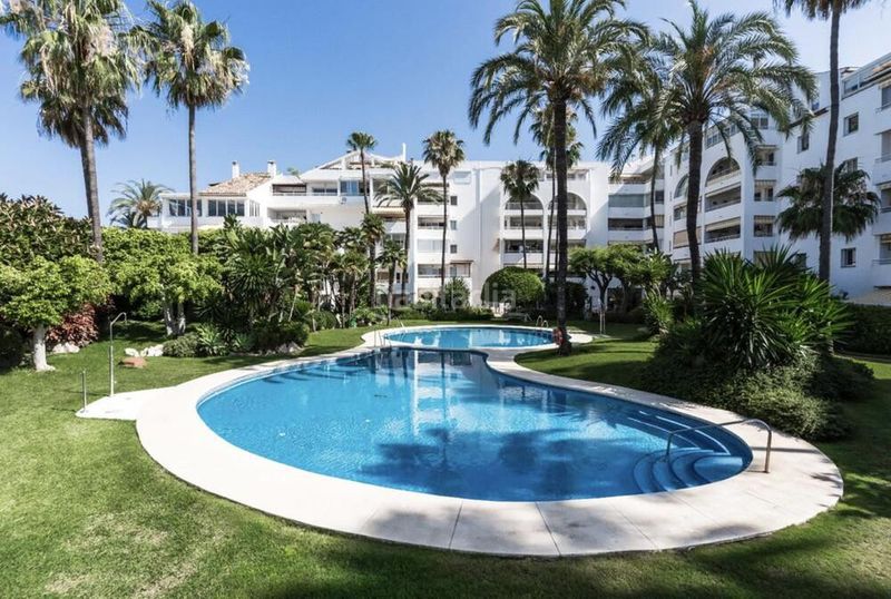 Foto 1e6f7729-ec9d-4e47-b65d-cd70afd026bc. Apartament amb aparcament piscina a Nueva Atalaya Estepona