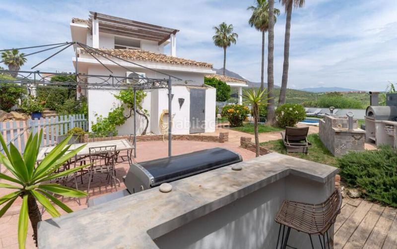 Foto 00b73d60-919b-4d7f-aacd-c6bac2b38bd1. Casa amb aparcament piscina a Estepona golf Estepona