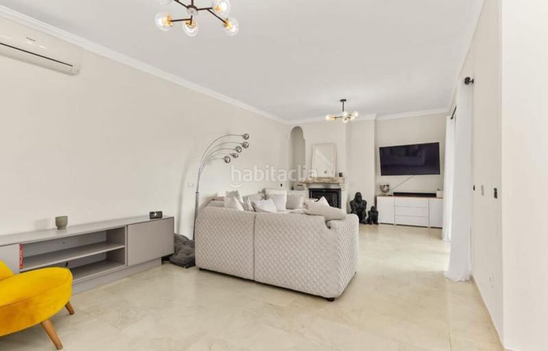 Foto bde1d4ba-0366-4961-a975-a5298629c14f. Casa amb aparcament piscina a Estepona golf Estepona