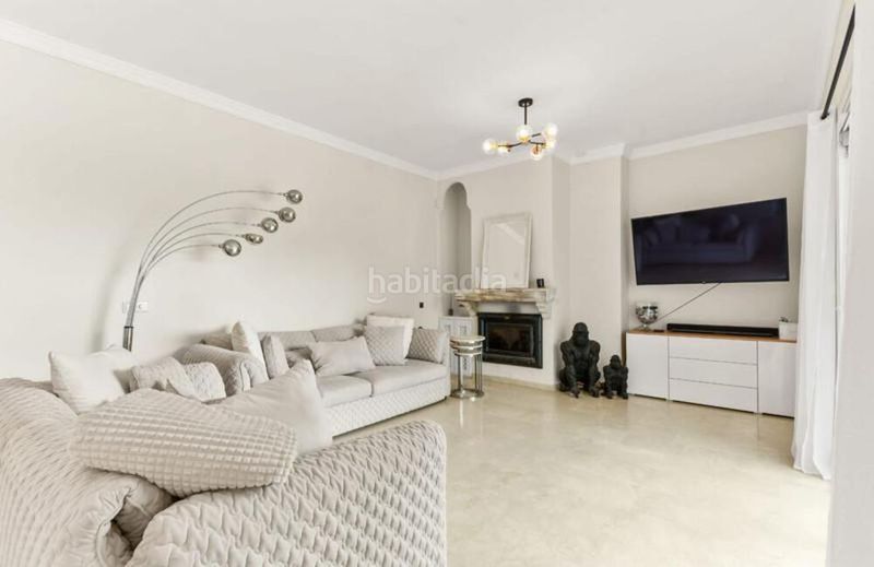Foto d91dd186-d0c2-4329-b23f-4cb741173cac. Casa amb aparcament piscina a Estepona golf Estepona