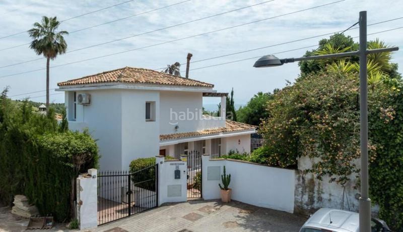Foto f56ee440-e77c-42b7-8a64-0d245e1aa105. Casa amb aparcament piscina a Estepona golf Estepona