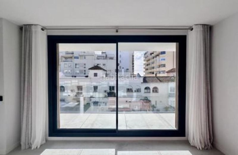 Foto 481d4be0-cc76-4c09-9830-e450cf60455c. Lloguer apartament amb aparcament piscina a Casco Antiguo Marbella