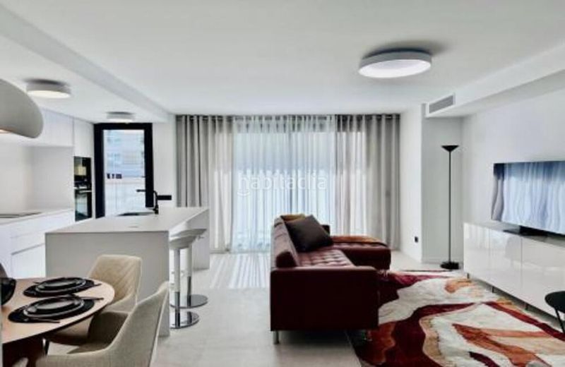 Foto 7b17a579-3e7f-4823-a2ab-93ee37886d19. Lloguer apartament amb aparcament piscina a Casco Antiguo Marbella