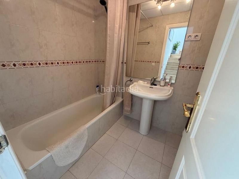 Foto 989cb6ea-17c6-4428-a775-ba02933442a6. Casa adossada amb aparcament piscina a Calahonda Mijas