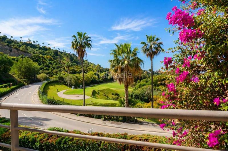 Foto 37bee7bf-6f59-48b0-bff1-e9952456a968. Apartament amb aparcament piscina a Bel - Air Estepona