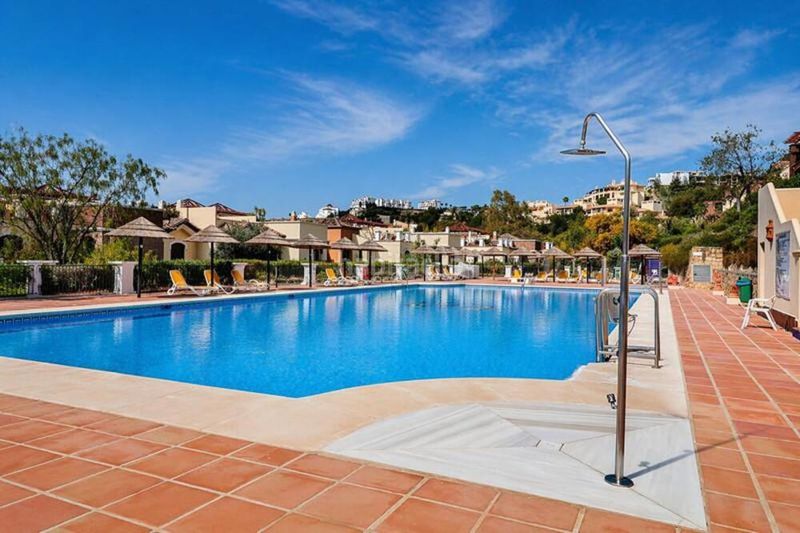 Foto dc40aa7e-d46b-4319-8133-9b6bdfe49891. Apartament amb aparcament piscina a Bel - Air Estepona