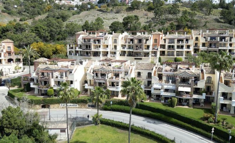 Foto e740b36c-74d6-44db-92bd-bf021dfc642d. Apartament amb aparcament piscina a Bel - Air Estepona