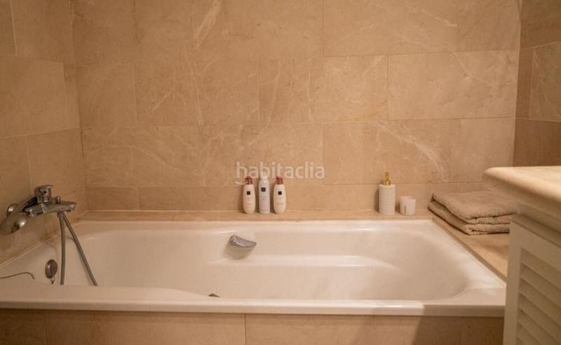 Foto 3cedfabc-6811-4a39-9d90-8770df6278dd. Appartement avec chauffage parking piscine dans Los Naranjos Marbella